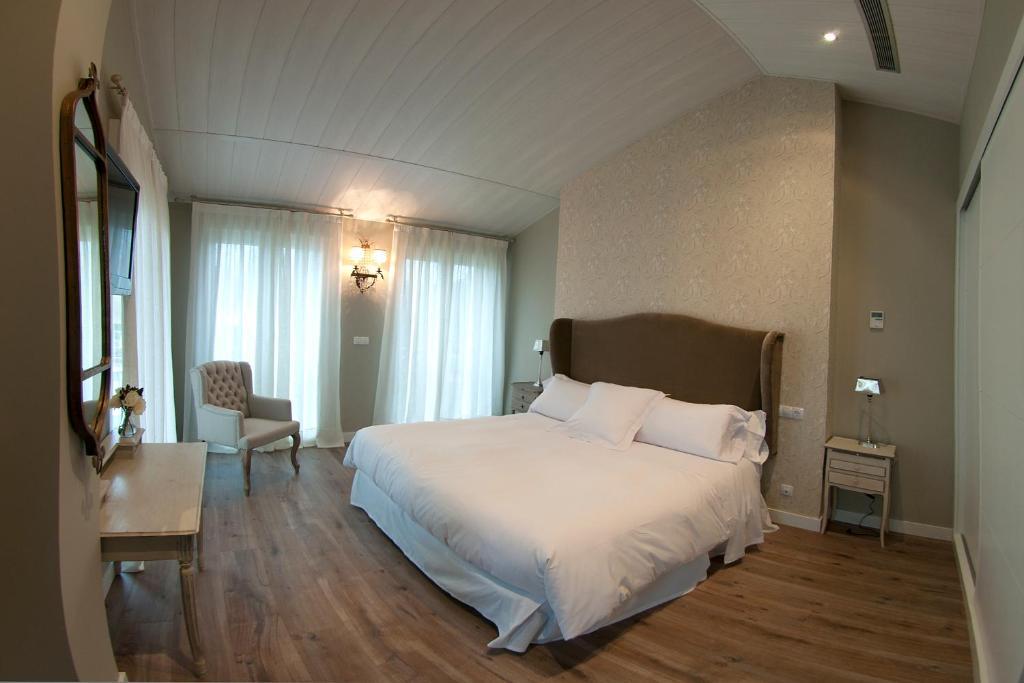El Jardin De Vikera Guest House San Andrés de Montejos Стая снимка