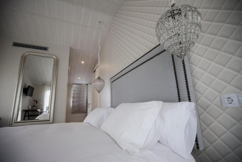 El Jardin De Vikera Guest House San Andrés de Montejos Екстериор снимка